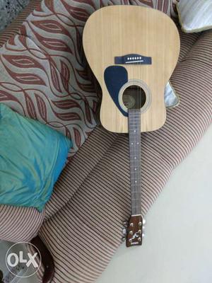 Guitar Yamaha F310. with cover. new strings.
