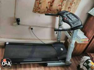 Heavy Duty treadmill... almost new...current