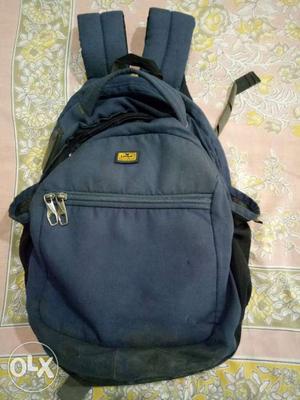 Navy blue liviya backpack
