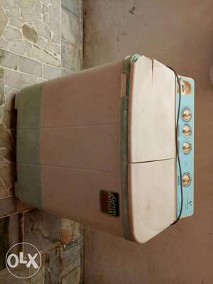 Vediocon washing machine semi automatic 7kg. All