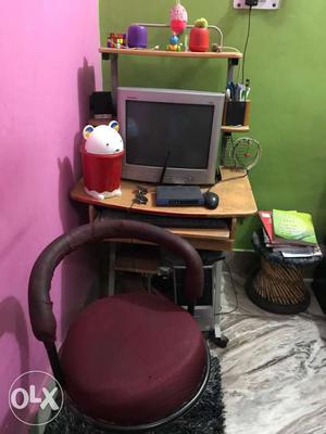 Compaq PC along with table and chair.. pls call
