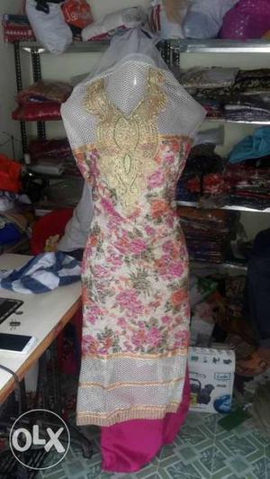 Excellent condition dress with available colours