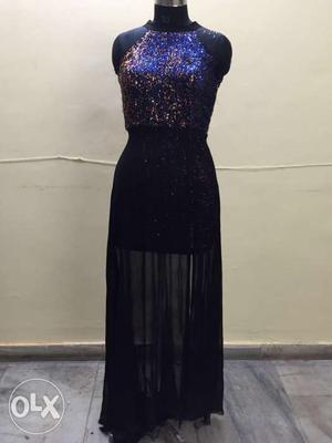 Led 3 color sequence dress and complimented with