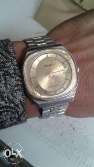 My mondia old manual winding watche for sell only