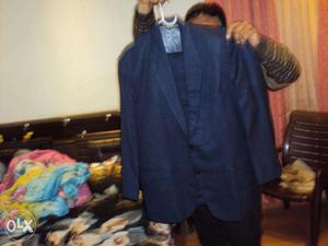 New condition full navy blue raymond suit with pent