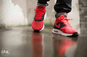 Red-and-black Nike Air Max Sneakers