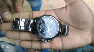 Round Black Bezel Chronograph Watch With Silver Link