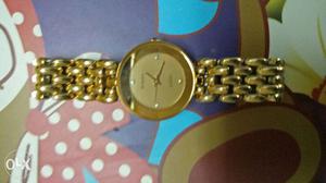 Round Women's Gold Watch With Link Band (RADO)