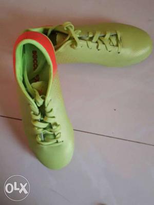 Soccer shoe from UAE, Size:-6/6.5