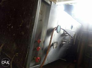 6 tray deck oven for bakery in excellent working condition.