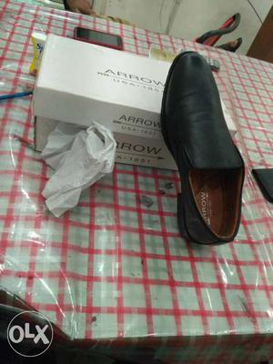 800/- Arrow Branded leather Shoes