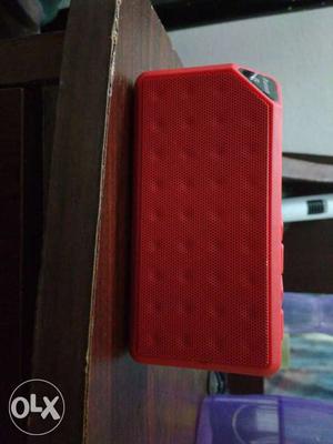 Bluetooth speaker full box excellent condition