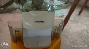 Geepas fruit extractor only 6 month old price negotiable