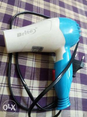 Hair dryer in good conditions very fast heated