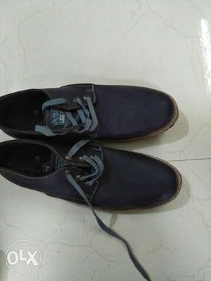 Men'\s Pair Of LEE Shoes