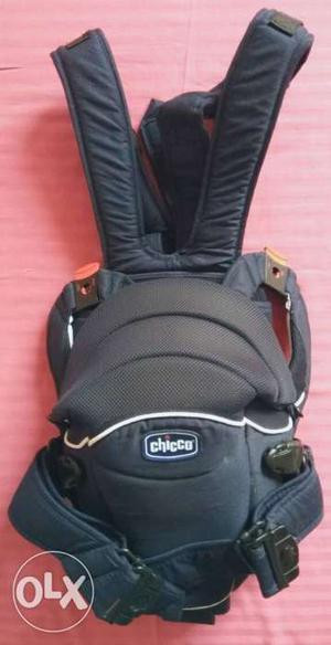 Original chicco infant/baby carrier deep blue