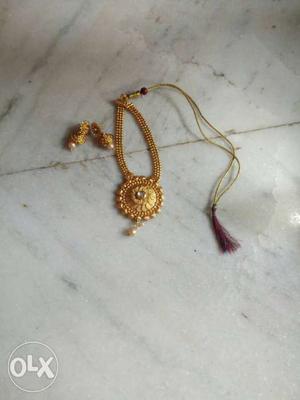 Round Gold Pendant With Necklace And Earrings Set