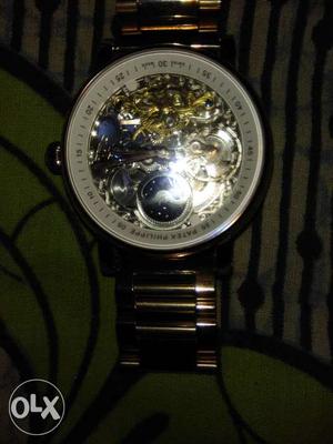 Round Silver Mechanical Watch With Link Strap