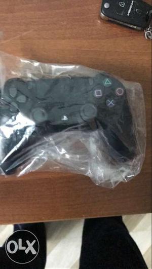 Sony ps4 controller version 2 (brand new) taken from console
