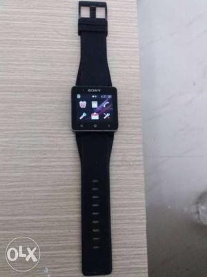 Sony smart watch 2. sparingly used.. in bery good
