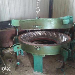 Tyre Remoulding Machine.sell it's very urjent.