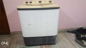 White And Beige 2-in-1 Top-load Washer And Dryer