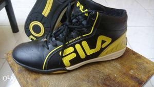 Yellow-and-black Fila Basketball Shoes