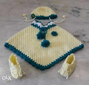 1-2 years old baby handmade poncho with cap and