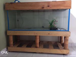 4 feet fish tank with full sets.