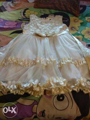 White pretty frock for 4,5 year girl