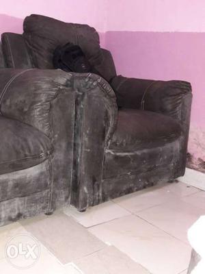 2 Leather Sofa in good condition.