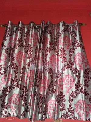 3door curtain..2 violet &1 red