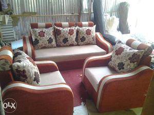 Beautiful Sofa set (3+1+1)