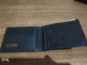 Black Jotun Leather Bi-fold Wallet