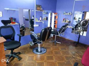 Black Leather Barbers Chair; Black Office Rolling Chair