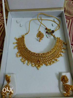 Gold Link Bib Necklace Set