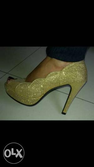 Golden heels size 38 at Rs /-