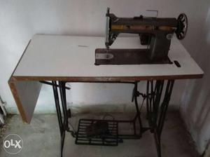 Good condition sewing machine