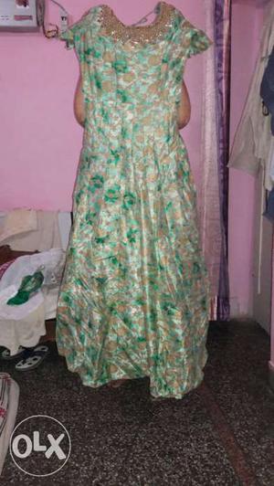 I sell my new gown its bought some time