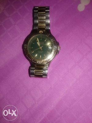 Its a original guess watch...with dual clrd