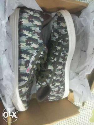 Mrp  Reebok Sneaker Size 9 Brand New