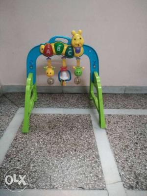 Musical play gym in very good condition