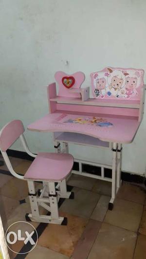 Toddler's Pink And White Desk