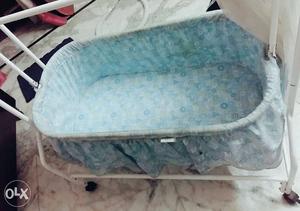 Urgent sell cradle/jhula of baby price negotiable