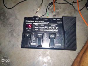 Boss Me25 guitar processor good condition. 1yr old