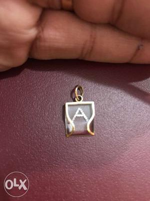 Gold & diamond pendant