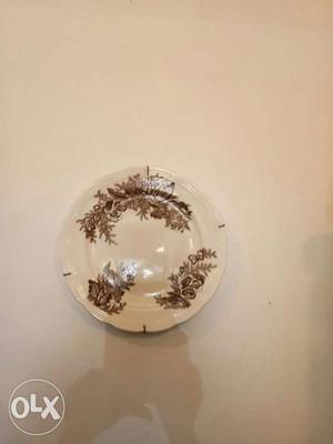Round Brown And White Floral Printed Decorative Plate
