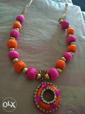 Silk thread necklace