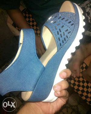 Unpaired Blue And White Open Toe Wedge