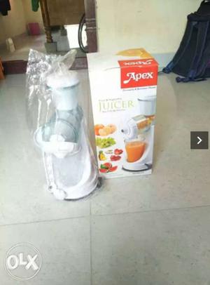 White Apex Manual Juicer With Box